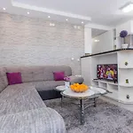 Moja - Two Bedroom With Terrace 아파트 Zaton Doli